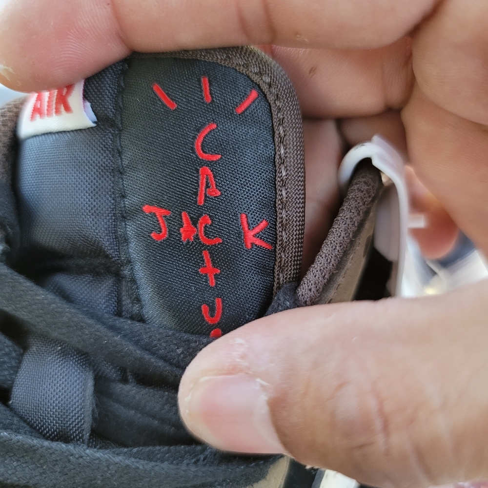 Travis Scott Lows 1s - Picture 6 of 7